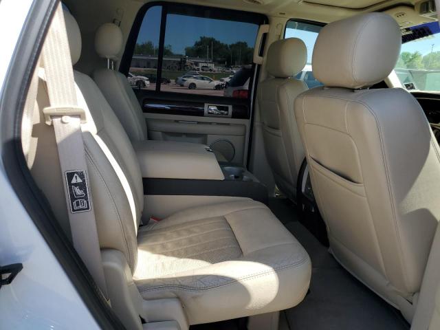 5LMFU28R43LJ42246 - 2003 LINCOLN NAVIGATOR WHITE photo 10