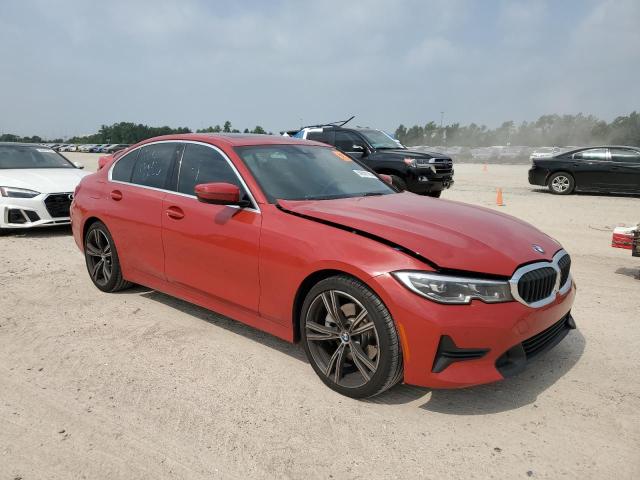 3MW5R1J06M8B52888 - 2021 BMW 330I RED photo 4