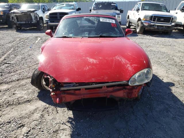 JM1NB353020229608 - 2002 MAZDA MX-5 MIATA BASE RED photo 5