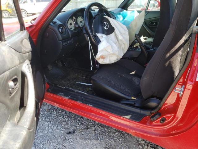 JM1NB353020229608 - 2002 MAZDA MX-5 MIATA BASE RED photo 8