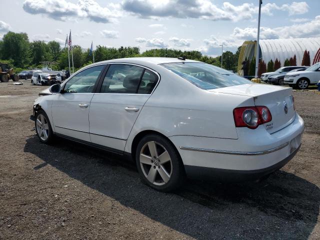 WVWAK73C38P072018 - 2008 VOLKSWAGEN PASSAT KOMFORT WHITE photo 2