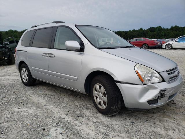 KNDMB133296320423 - 2009 KIA SEDONA SILVER photo 4