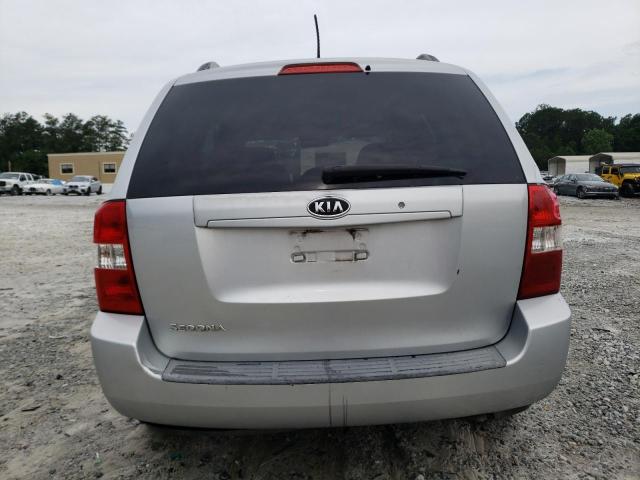 KNDMB133296320423 - 2009 KIA SEDONA SILVER photo 6