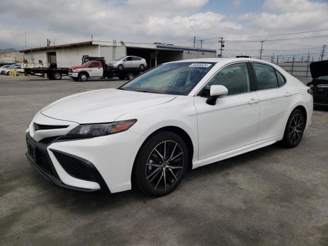 4T1G11AK1RU906581 - 2024 TOYOTA CAMRY SE NIGHT SHADE WHITE photo 1