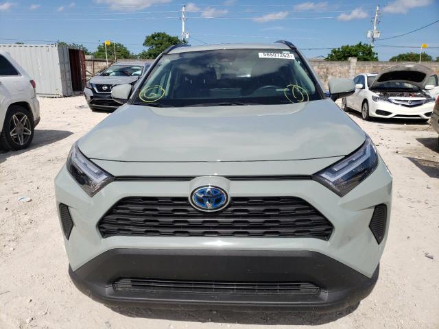 4T3RWRFV6NU061255 - 2022 TOYOTA RAV4 XLE 灰色 照片 5