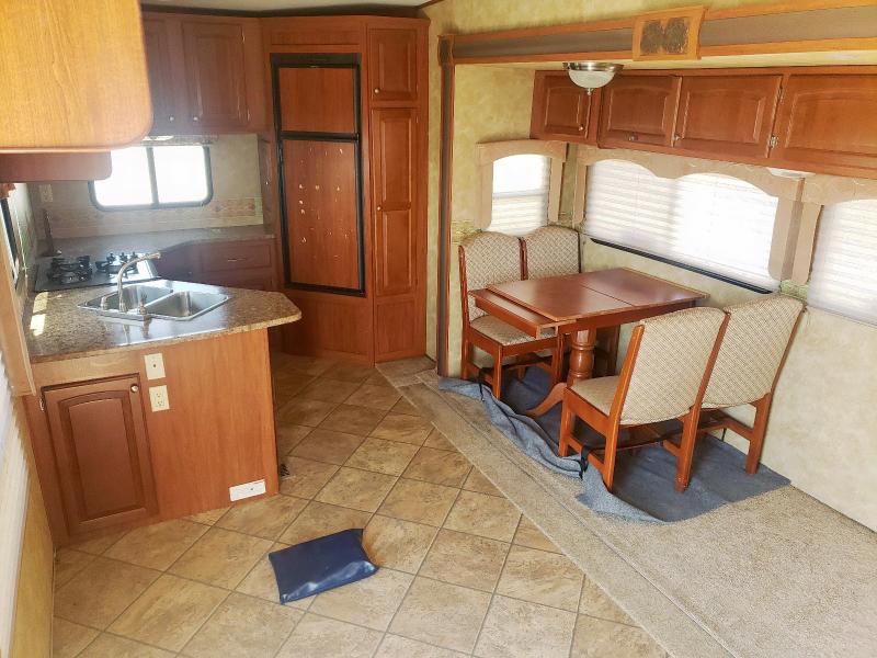 5SFSG2927AE207992 - 2010 HEARTLAND TRAILER 白色 照片 6