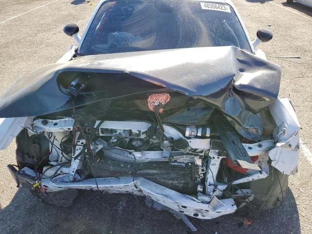 2C3CDZFJ6GH305518 - 2016 DODGE CHALLENGER R/T SCAT PACK WHITE photo 11