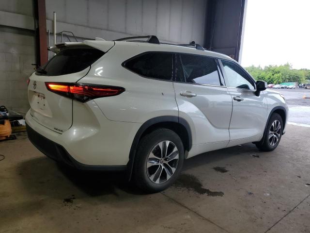 5TDGZRBH7LS516868 - 2020 TOYOTA HIGHLANDER XLE WHITE photo 3