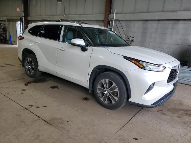 5TDGZRBH7LS516868 - 2020 TOYOTA HIGHLANDER XLE WHITE photo 4