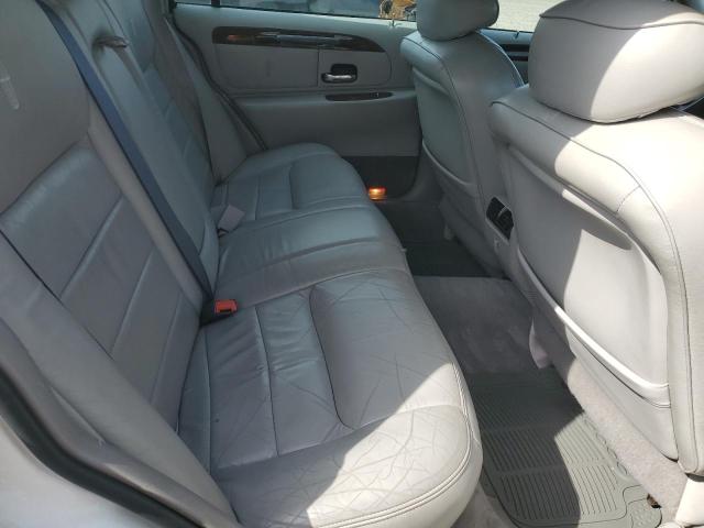 1LNHM81W81Y718015 - 2001 LINCOLN TOWN CAR EXECUTIVE Weiß Foto 10
