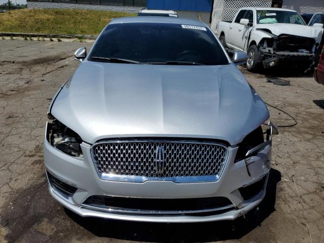 3LN6L5A92JR614217 - 2018 LINCOLN MKZ PREMIERE SILVER photo 5