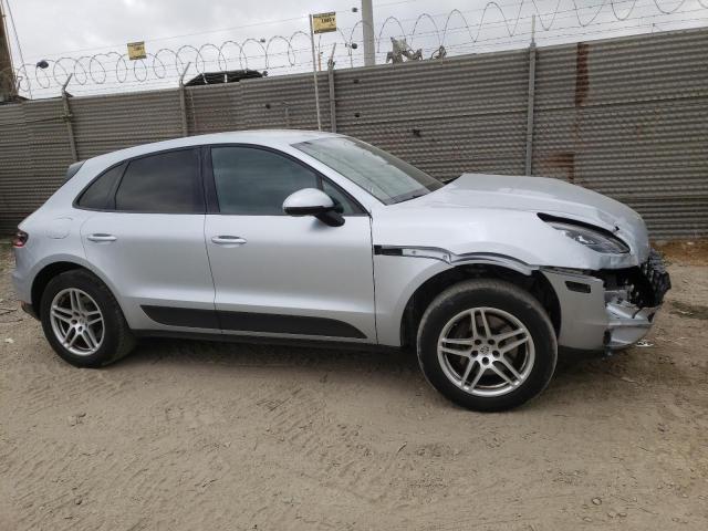 WP1AA2A56JLB01162 - 2018 PORSCHE MACAN SILVER photo 4