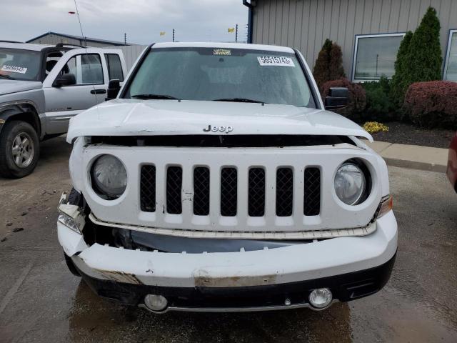 1J4NT4GB6BD235942 - 2011 JEEP PATRIOT LATITUDE WHITE photo 5