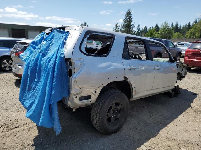 JTEBU5JR4J5566539 - 2018 TOYOTA 4RUNNER SR5/SR5 PREMIUM 银色 照片 3