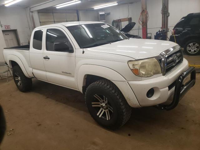 5TETX62N69Z593509 - 2009 TOYOTA TACOMA PRERUNNER ACCESS CAB WHITE photo 4