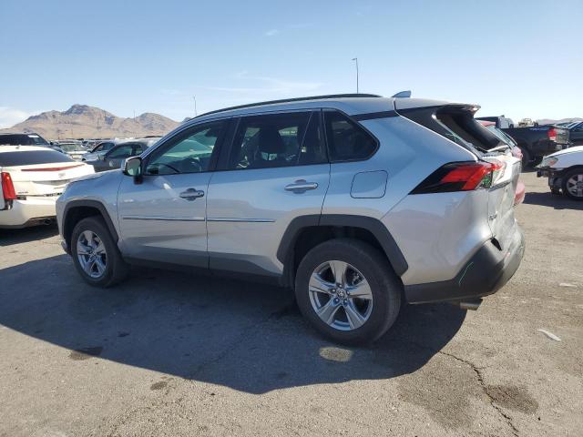 2T3P1RFV3RW411730 - 2024 TOYOTA RAV4 XLE SILVER photo 2