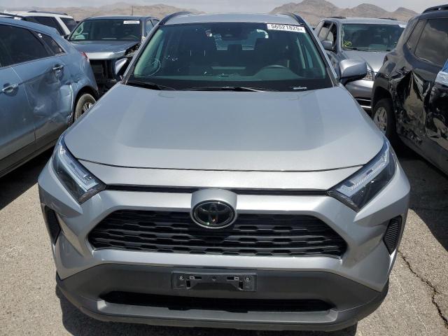 2T3P1RFV3RW411730 - 2024 TOYOTA RAV4 XLE SILVER photo 5