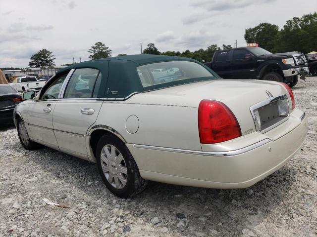 1LNHM82W25Y652419 - 2005 LINCOLN TOWN CAR SIGNATURE LIMITED CREAM photo 2