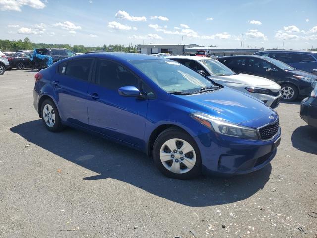 3KPFL4A71HE041616 - 2017 KIA FORTE LX BLUE photo 4