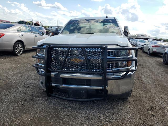 2GC2CREG8K1121196 - 2019 CHEVROLET SILVERADO C2500 HEAVY DUTY WHITE photo 5