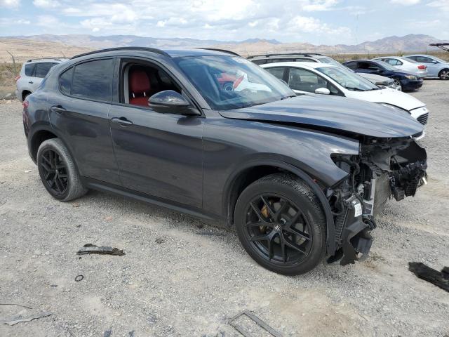 ZASPAJAN1M7D00744 - 2021 ALFA ROMEO STELVIO SPORT فحمي صورة 4