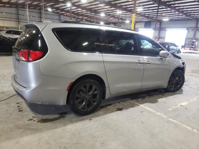 2C4RC1EG9JR352429 - 2018 CHRYSLER PACIFICA TOURING L PLUS SILVER photo 3
