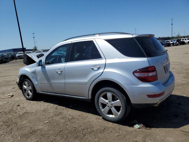 4JGBB8GB5BA755100 - 2011 MERCEDES-BENZ ML 350 4MATIC SILVER photo 2