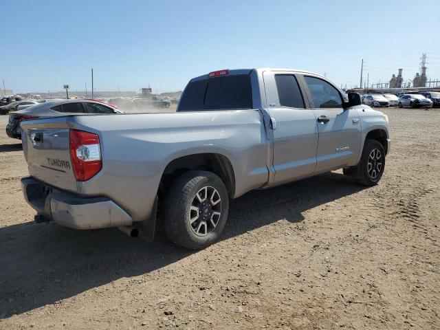 5TFUW5F12HX603693 - 2017 TOYOTA TUNDRA DOUBLE CAB SR/SR5 GRAY photo 3