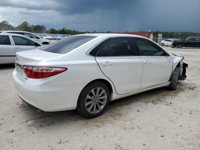 4T1BF1FK5HU304950 - 2017 TOYOTA CAMRY LE 白色 照片 3