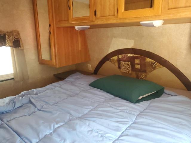 4YDT31120A1532030 - 2010 KEYSTONE SPRINTER WHITE photo 5