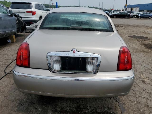 1LNHM81W72Y661940 - 2002 LINCOLN TOWN CAR EXECUTIVE TAN photo 6