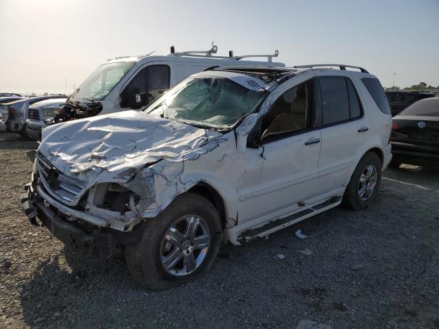 4JGAB75E65A560971 - 2005 MERCEDES-BENZ ML 500 WHITE photo 1