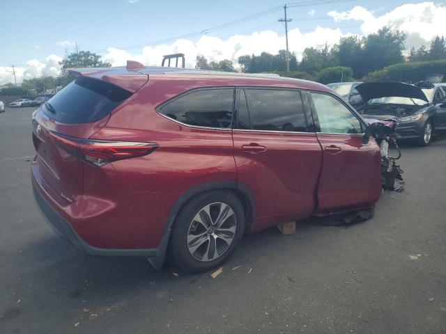 5TDHZRBH8NS256956 - 2022 TOYOTA HIGHLANDER XLE RED photo 3