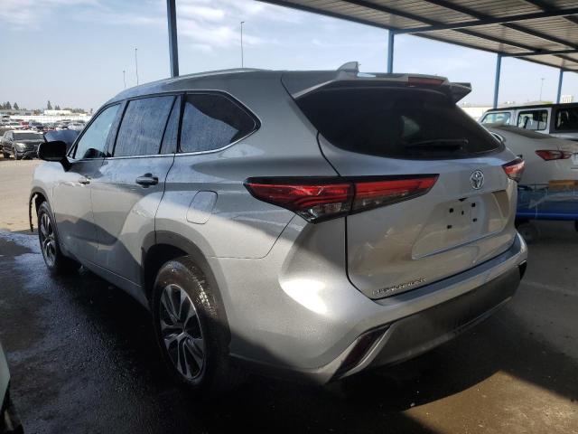 5TDGZRAH7NS550880 - 2022 TOYOTA HIGHLANDER XLE SILVER photo 2