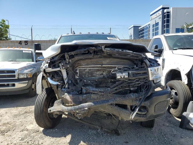 3C7WRNFL5NG363446 - 2022 RAM 5500 SILVER photo 5