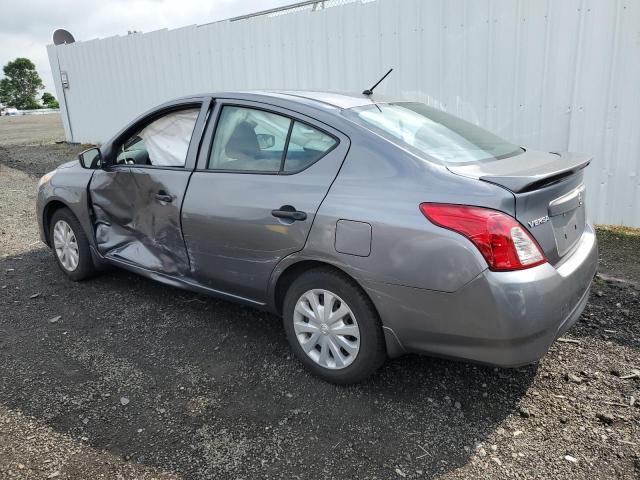 3N1CN7AP2JL808277 - 2018 NISSAN VERSA S GRAY photo 2