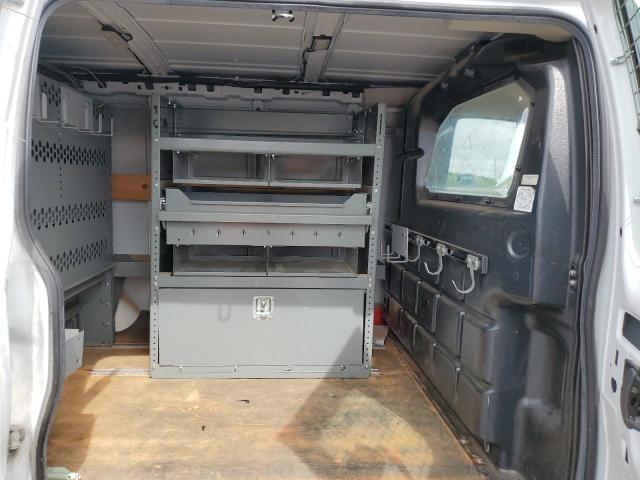 1GCWGAFP3J1186113 - 2018 CHEVROLET EXPRESS G2 WHITE photo 11