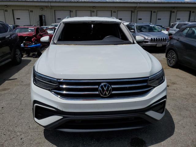 3VV3B7AXXNM011248 - 2022 VOLKSWAGEN TIGUAN SE WHITE photo 5