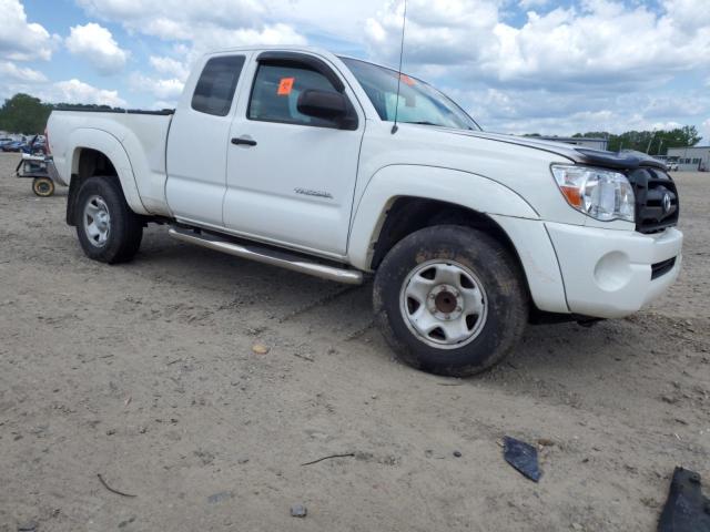 5TETU62N68Z482658 - 2008 TOYOTA TACOMA PRERUNNER ACCESS CAB WHITE photo 4