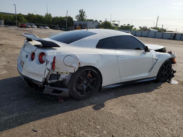 JN1AR5EF6KM750232 - 2019 NISSAN GT-R PURE WHITE photo 3