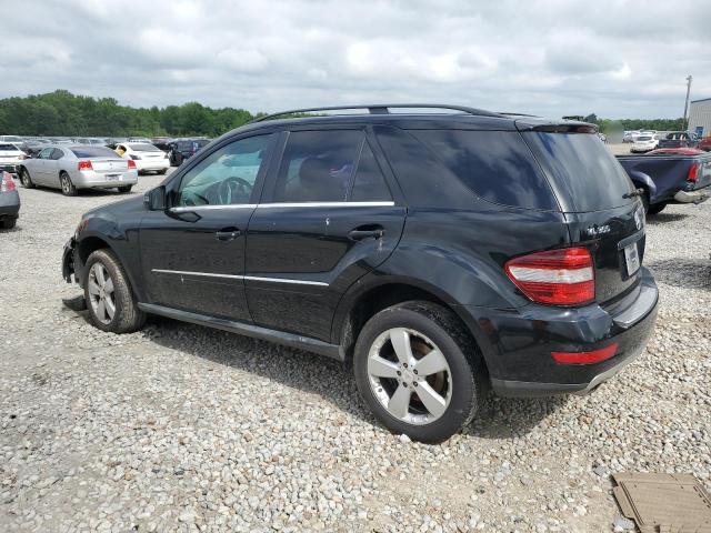 4JGBB8GB7BA650767 - 2011 MERCEDES-BENZ ML 350 4MATIC BLACK photo 2