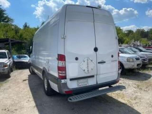 WD3PE8CB3C5711303 - 2012 MERCEDES-BENZ SPRINTER 2500 WHITE photo 3