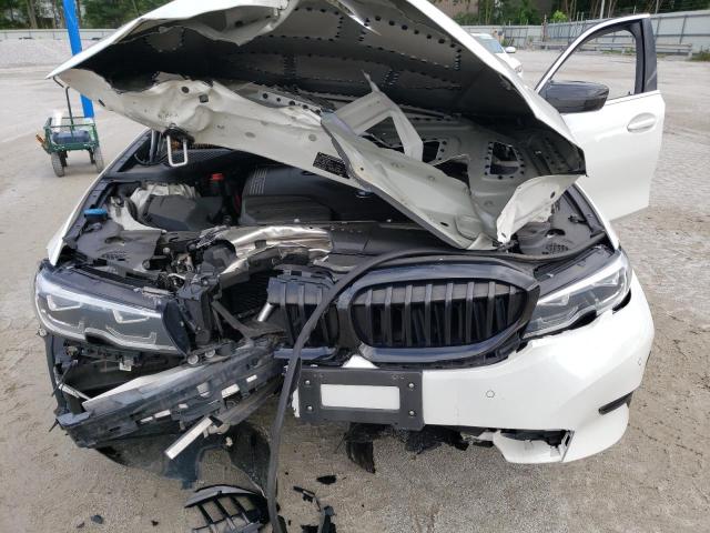 3MW5R7J5XK8B03558 - 2019 BMW 330XI WHITE photo 11