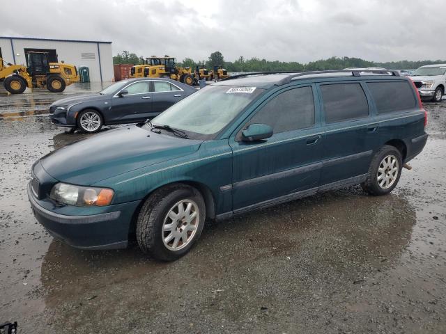 2001 VOLVO V70, 
