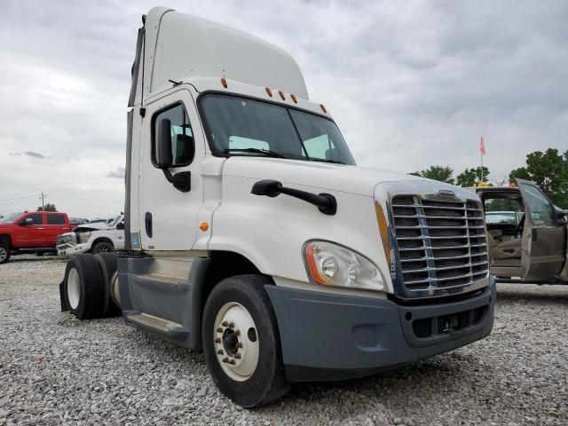 2016 FREIGHTLINER CASCADIA 1, null