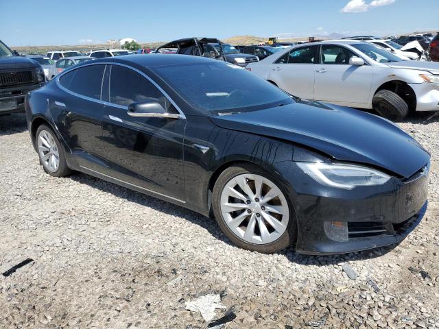 5YJSA1E21HF178566 - 2017 TESLA MODEL S Սև լուսանկար 4