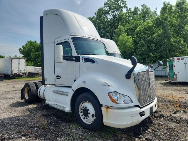 2015 KENWORTH T680 T680, null