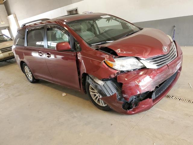 5TDYK3DC2FS568968 - 2015 TOYOTA SIENNA XLE MAROON photo 4