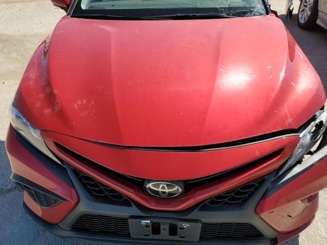 4T1T11AKXPU120919 - 2023 TOYOTA CAMRY SE NIGHT SHADE RED photo 11