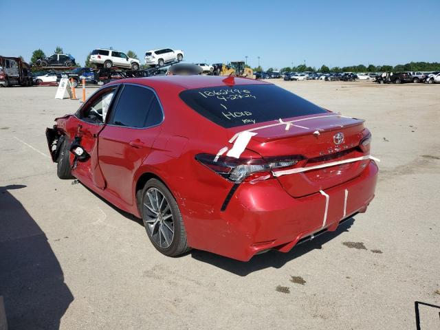 4T1T11AKXPU120919 - 2023 TOYOTA CAMRY SE NIGHT SHADE RED photo 2